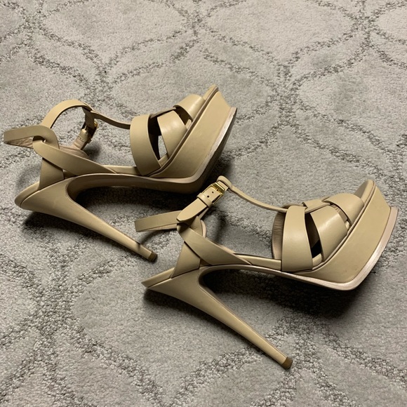 🔥SOLD🔥Yves Saint Laurent Tribute Sandals🔥🔥SOLD - Picture 2 of 5